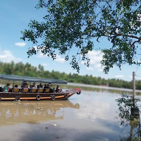 Bentrestay Giong Tu Dien المظهر الخارجي الصورة